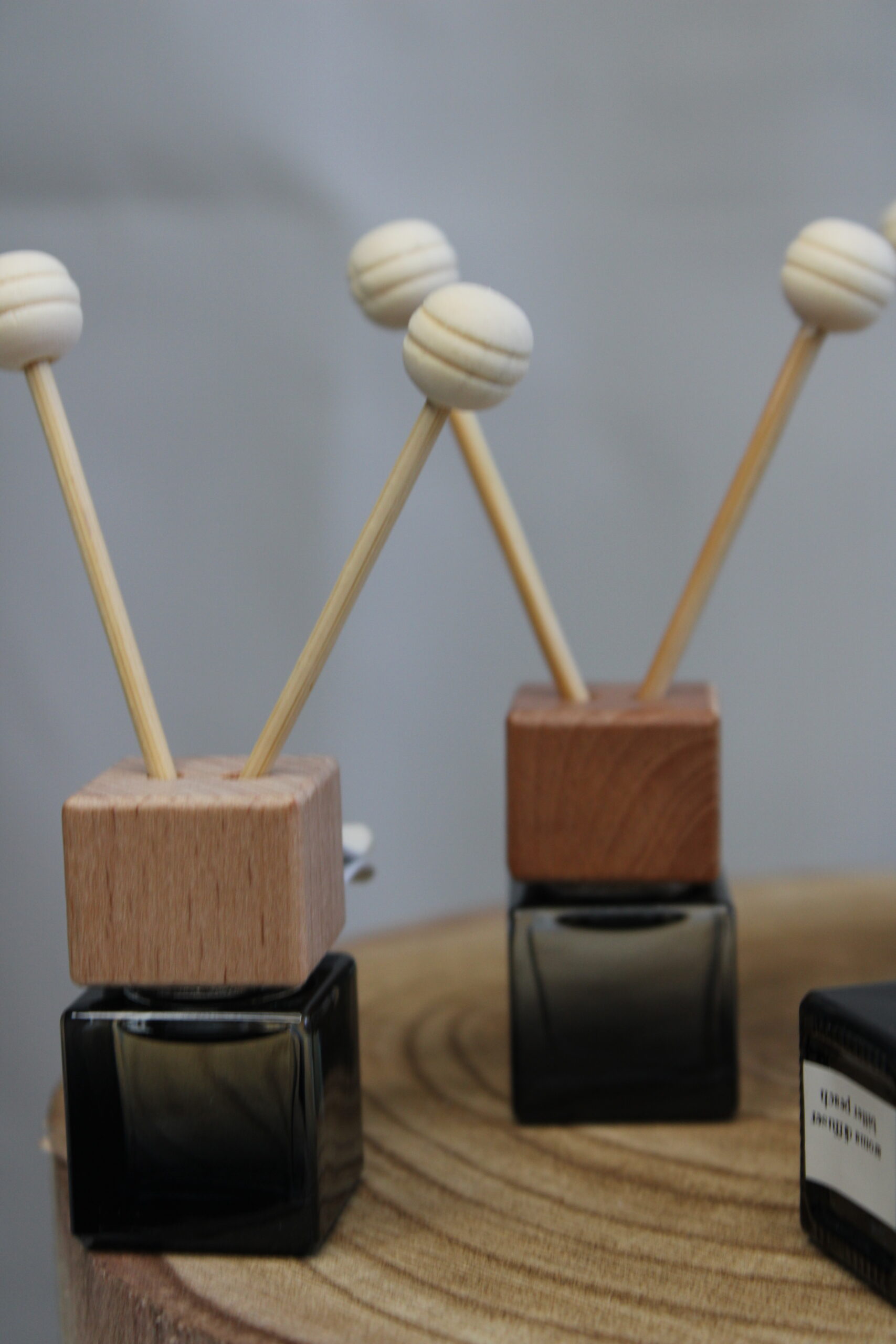 auto duftdiffusor mit holzstäbchen – clip on lüftungsduftspender | handgemacht | ifra zertifizierte düfte auto duftdiffusor mit holzstäbchen – clip on lüftungsduftspender | handgemacht | ifra zertifizierte düfte